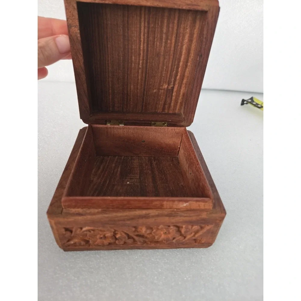 Hand‎ Carved Wooden Jewelry Trinket Box Vintage 4.5